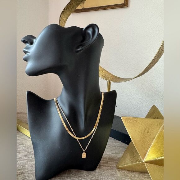 Elegant Gold Necklace Set N853 - Picture 4 of 4